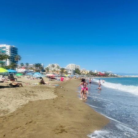 Victoria Luxury Beachfront Apartment In Benalmadena Costa Luaran gambar