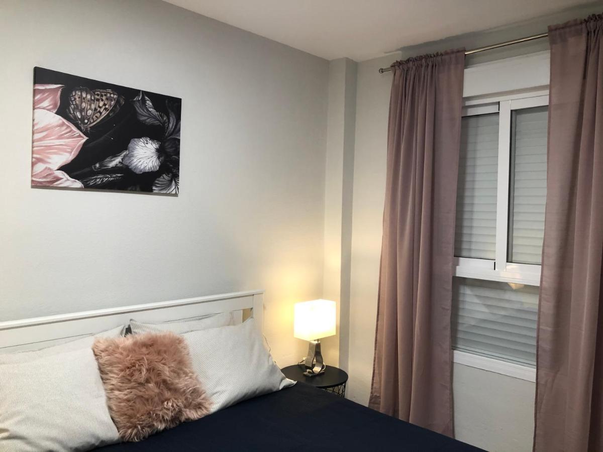 Victoria Luxury Beachfront Apartment In Benalmadena Costa Luaran gambar