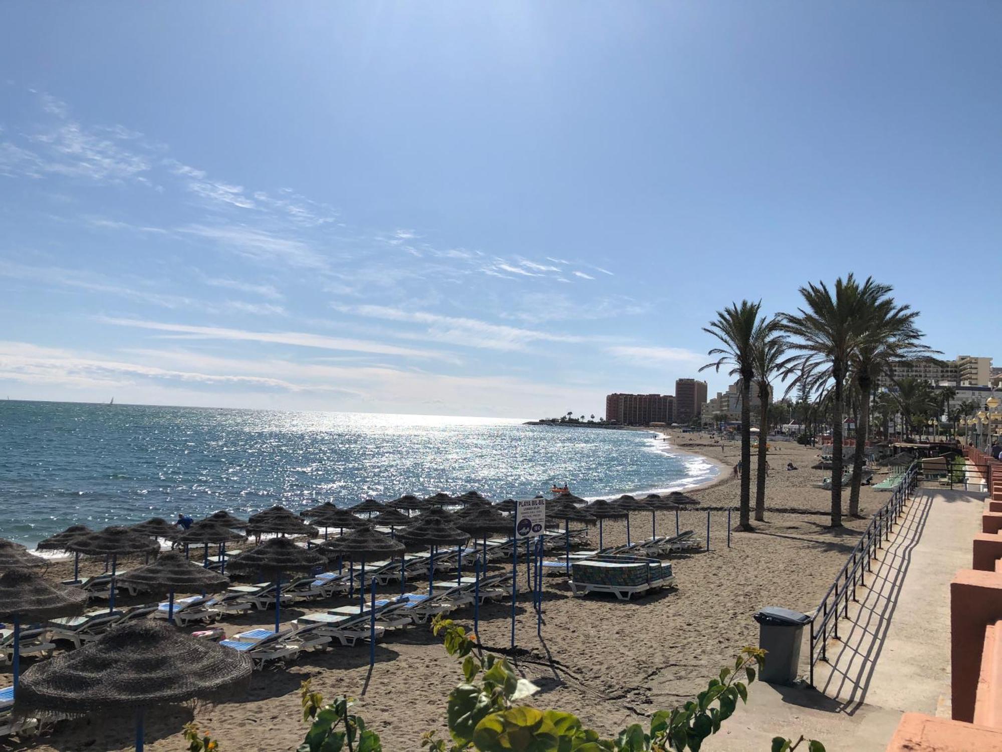 Victoria Luxury Beachfront Apartment In Benalmadena Costa Luaran gambar