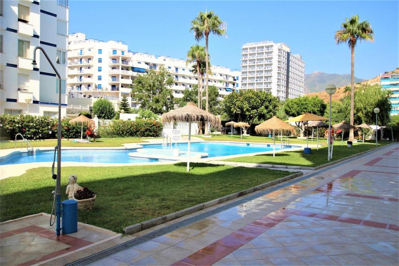 Victoria Luxury Beachfront Apartment In Benalmadena Costa Luaran gambar