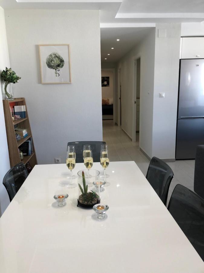 Victoria Luxury Beachfront Apartment In Benalmadena Costa Luaran gambar
