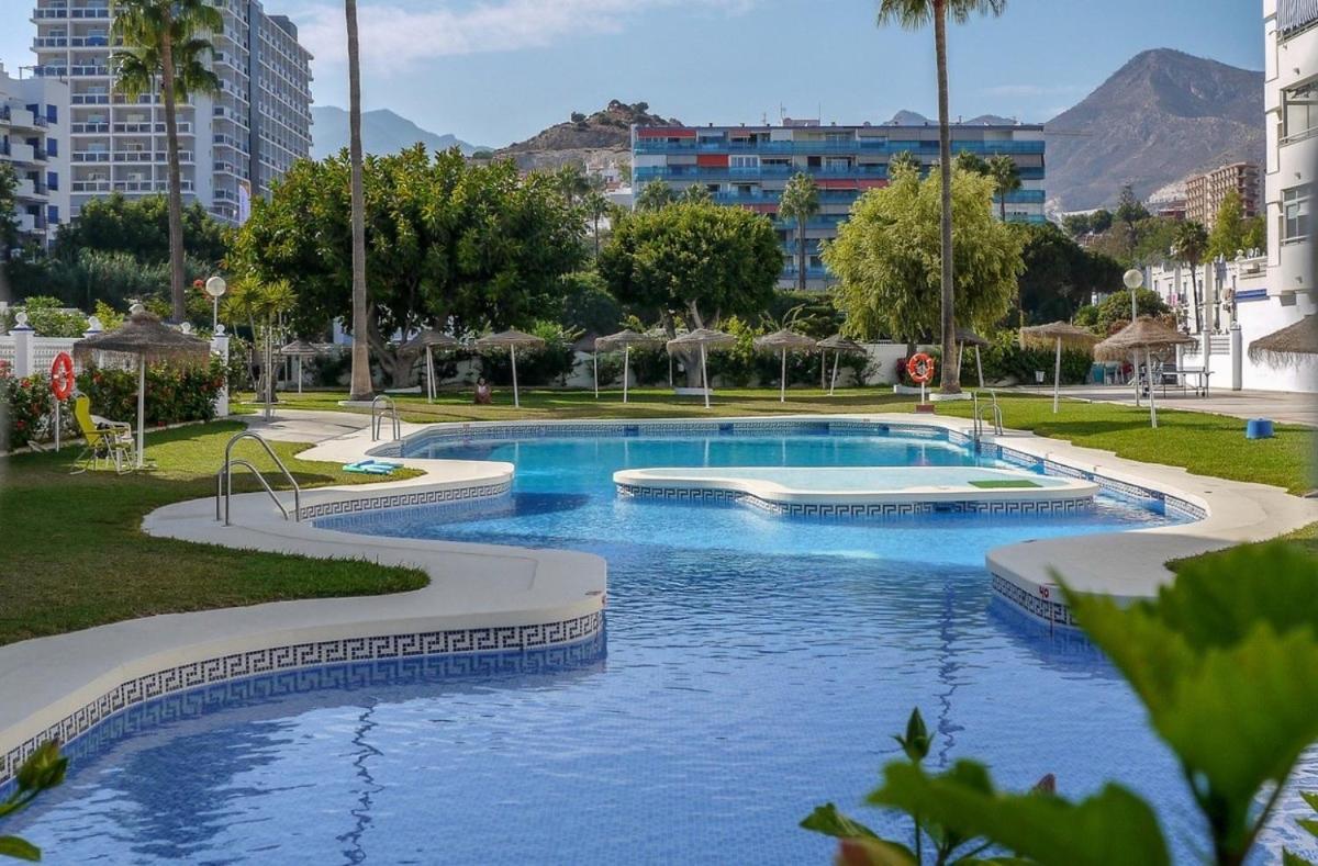 Victoria Luxury Beachfront Apartment In Benalmadena Costa Luaran gambar