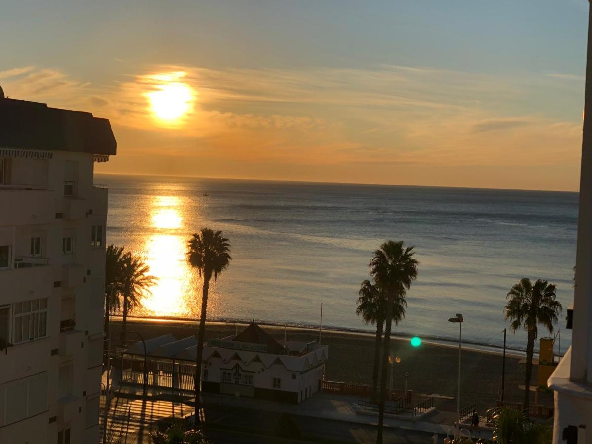 Victoria Luxury Beachfront Apartment In Benalmadena Costa Luaran gambar