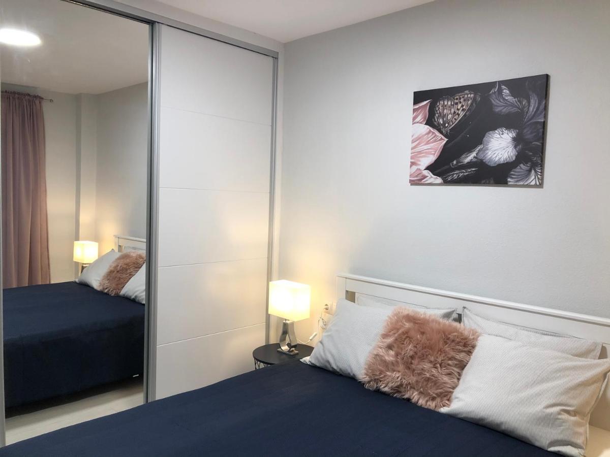 Victoria Luxury Beachfront Apartment In Benalmadena Costa Luaran gambar