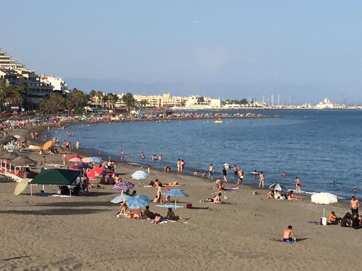 Victoria Luxury Beachfront Apartment In Benalmadena Costa Luaran gambar