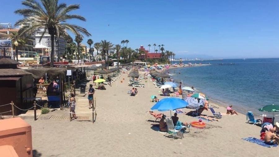 Victoria Luxury Beachfront Apartment In Benalmadena Costa Luaran gambar