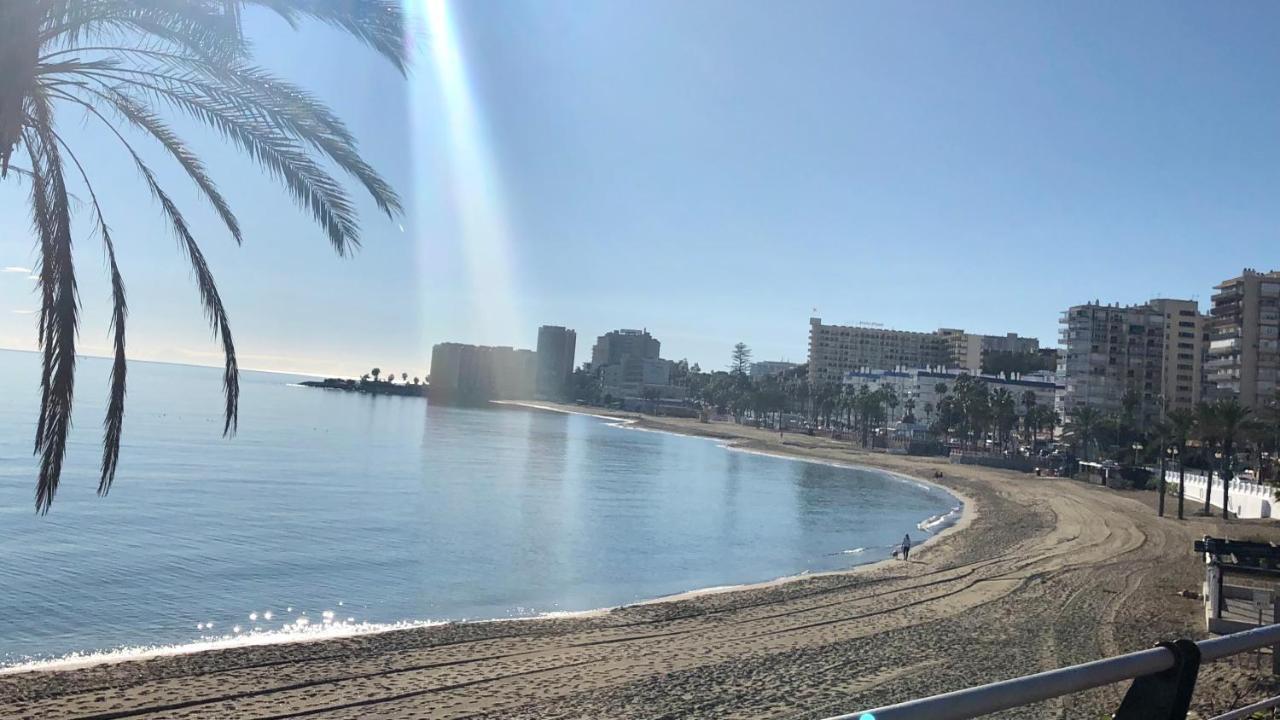 Victoria Luxury Beachfront Apartment In Benalmadena Costa Luaran gambar