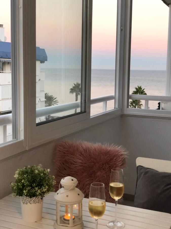 Victoria Luxury Beachfront Apartment In Benalmadena Costa Luaran gambar