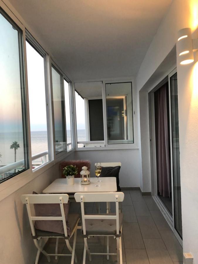 Victoria Luxury Beachfront Apartment In Benalmadena Costa Luaran gambar