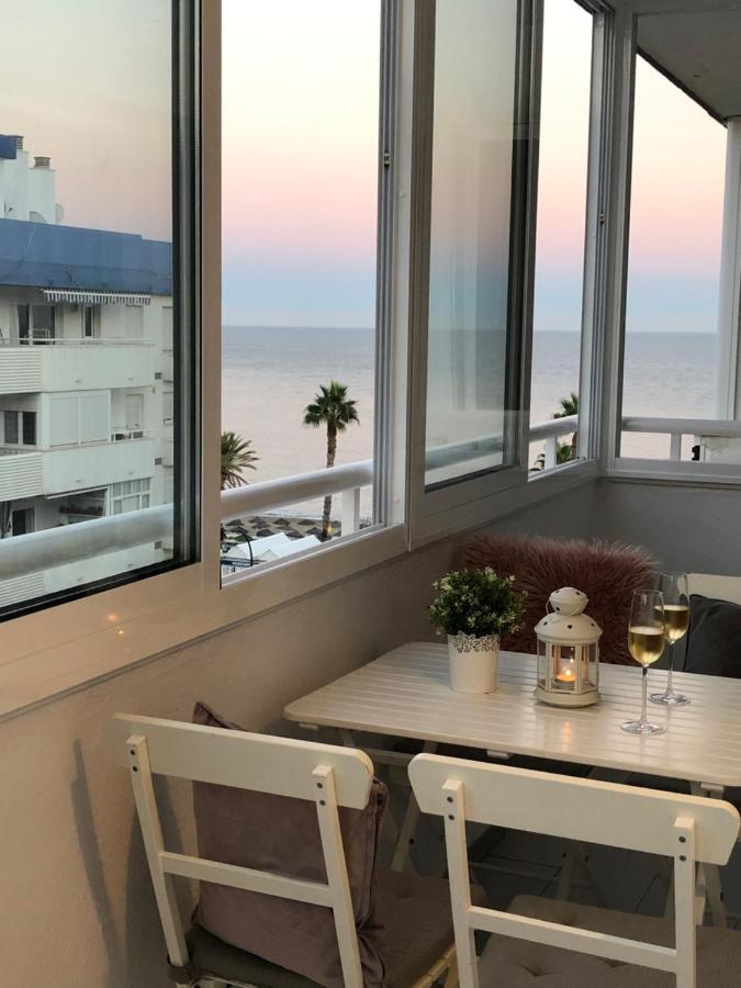 Victoria Luxury Beachfront Apartment In Benalmadena Costa Luaran gambar