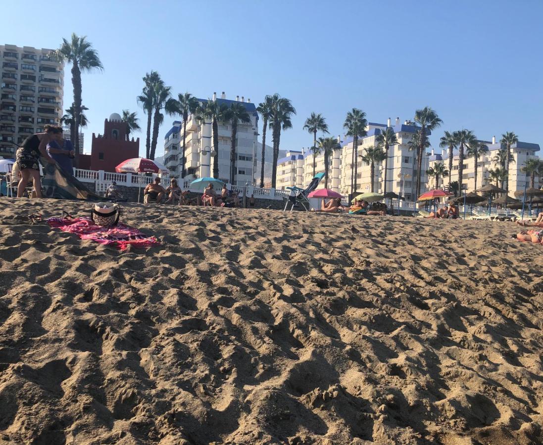 Victoria Luxury Beachfront Apartment In Benalmadena Costa Luaran gambar