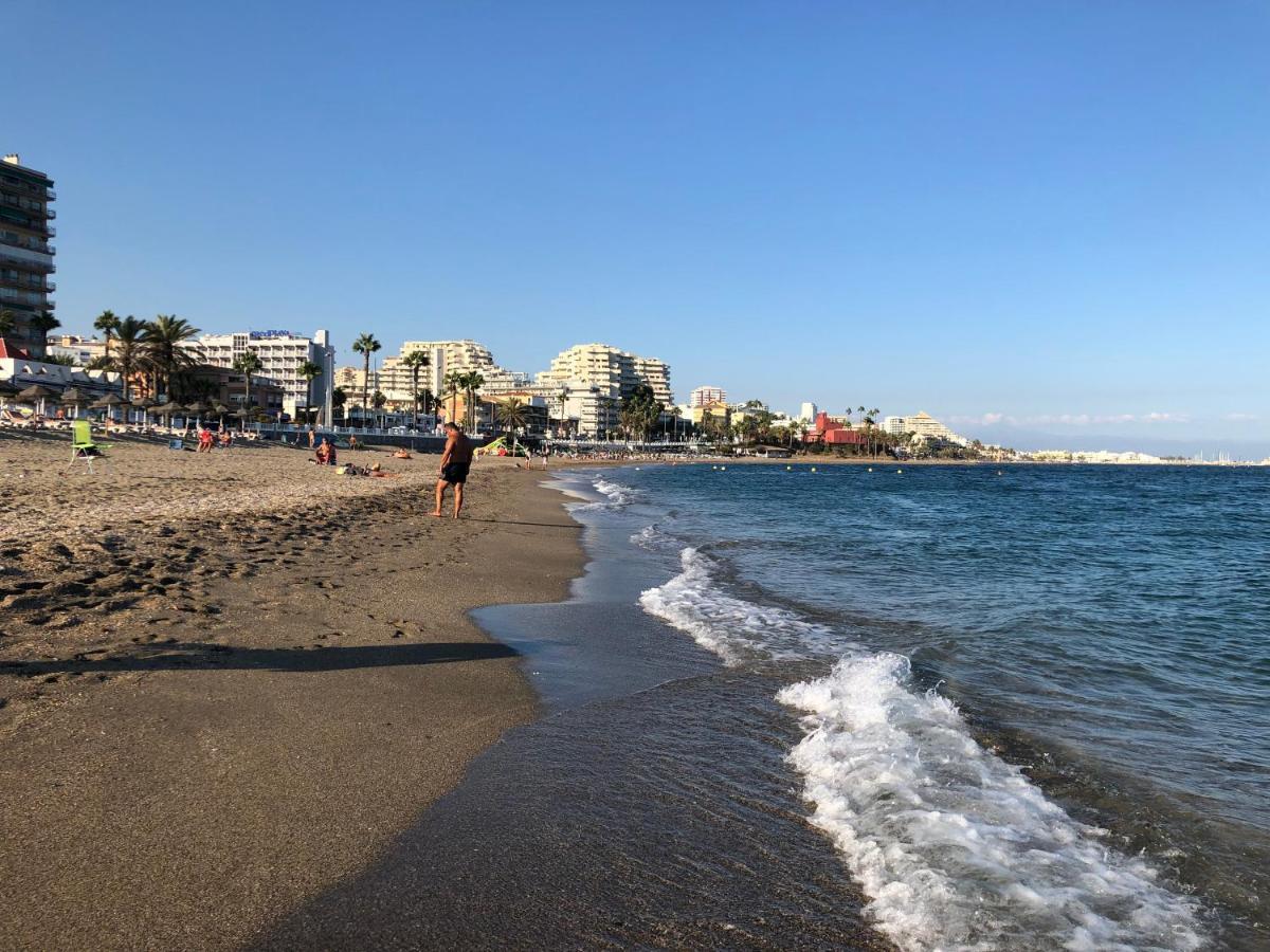 Victoria Luxury Beachfront Apartment In Benalmadena Costa Luaran gambar